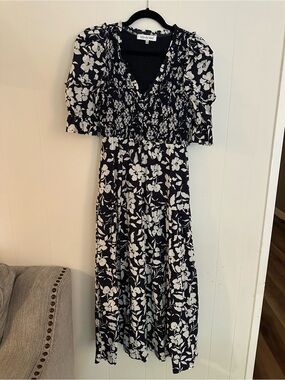 Saylor Navy & White Floral Midi Dress